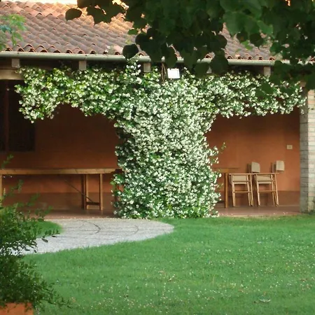 La Lupa ファームステイ *